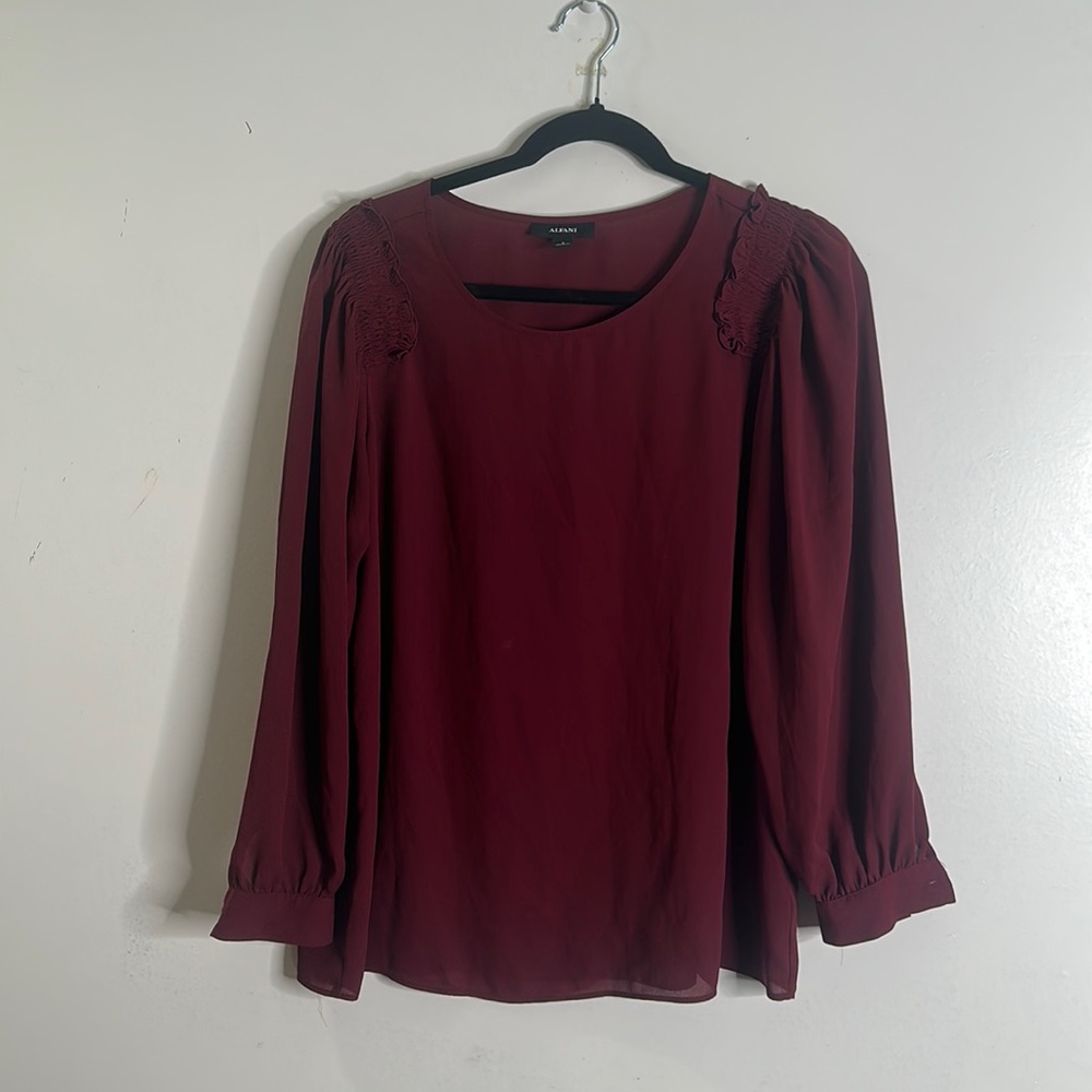Alfani burgundy top size small
